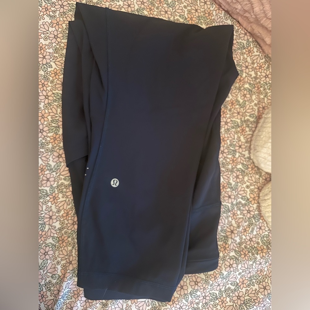 Navy Lululemon Swift Speed High-Rise Crop 23’